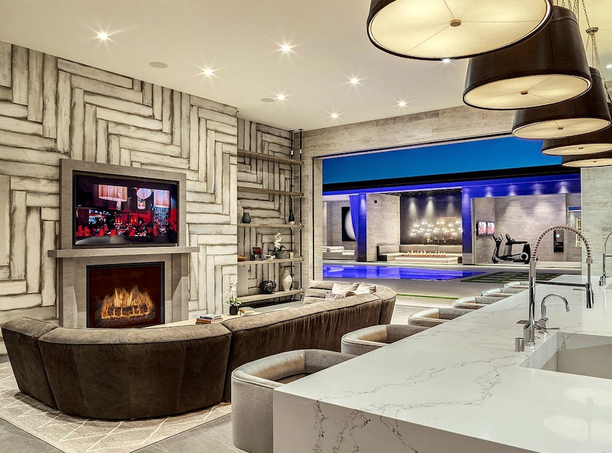 Kylie Jenner Drops 36 Million on Hollywood Hills Estate Go Inside E